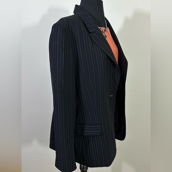 Laura Scott sz 12 blazer black pin stripe. Two button   Front pockets - Picture 7 of 14